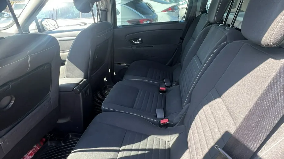 RENAULT Scenic -