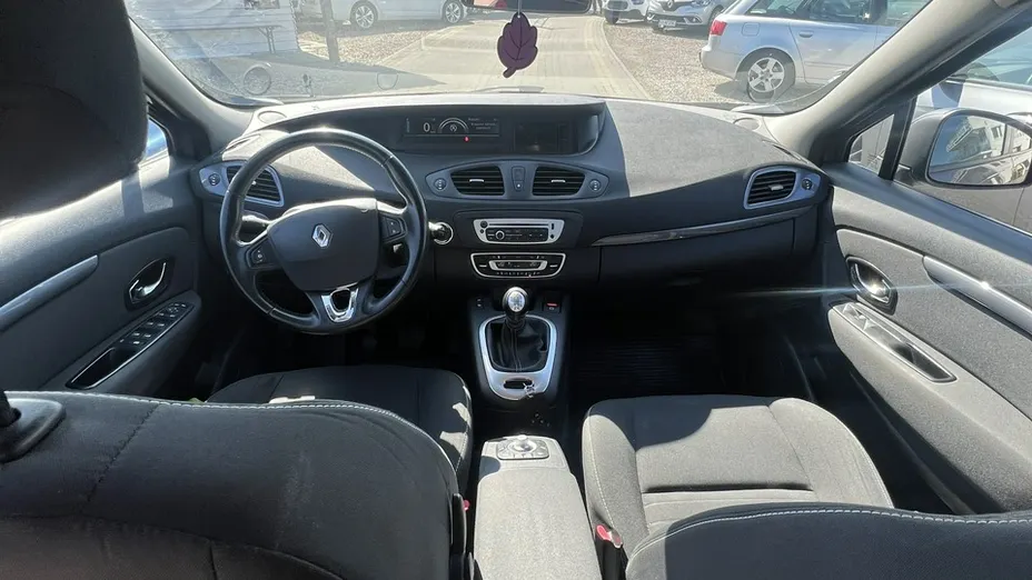 RENAULT Scenic -