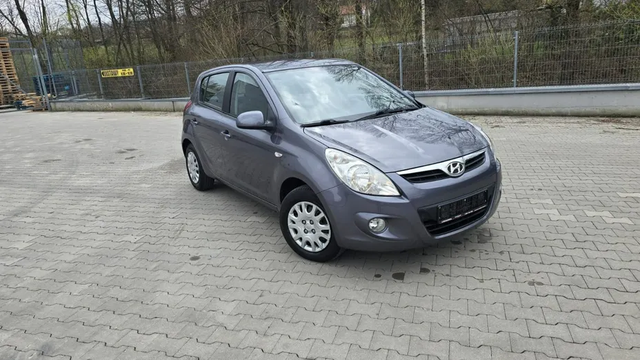 HYUNDAI i20 -