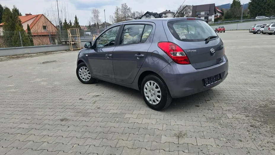 HYUNDAI i20 -