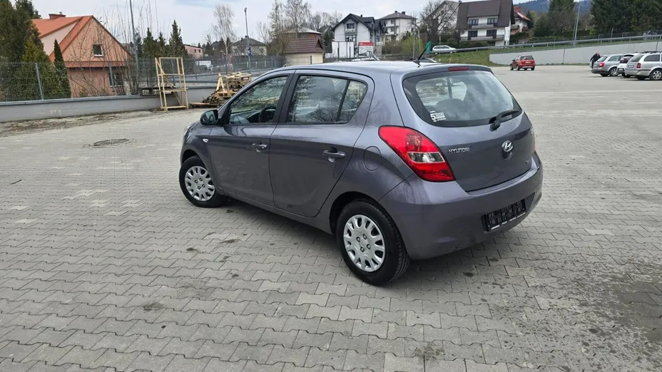 HYUNDAI i20 -