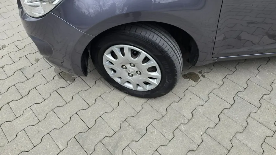 HYUNDAI i20 -