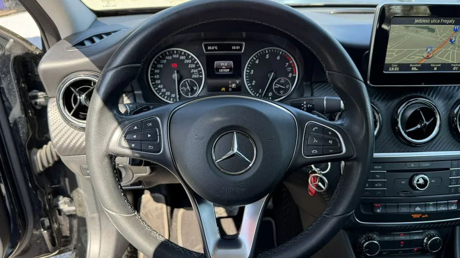 MERCEDES-BENZ GLA -