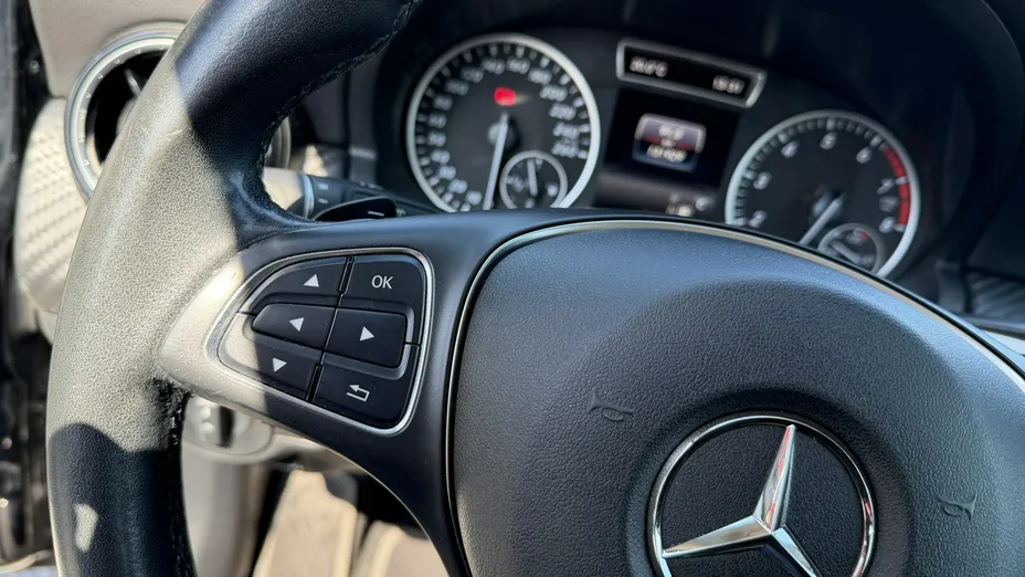 MERCEDES-BENZ GLA -