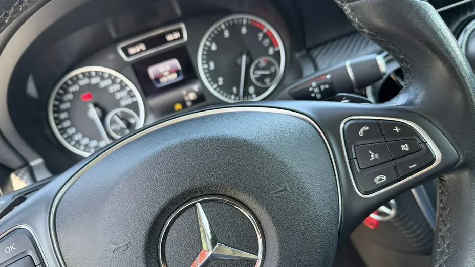 MERCEDES-BENZ GLA -