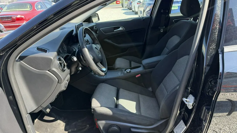 MERCEDES-BENZ GLA -