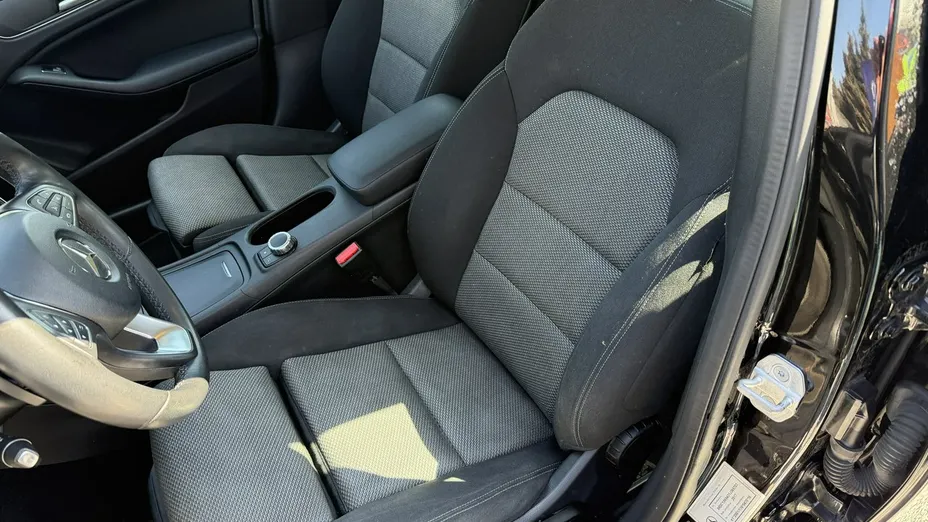 MERCEDES-BENZ GLA -