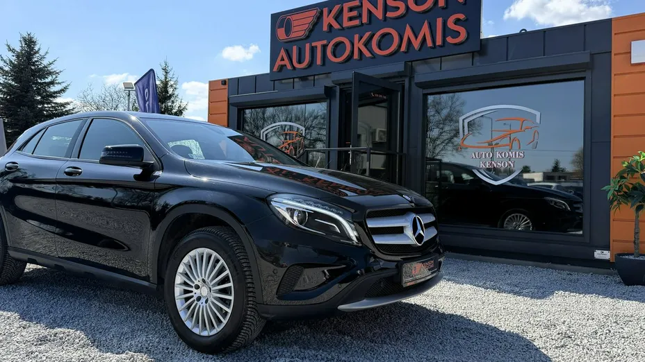 MERCEDES-BENZ GLA -