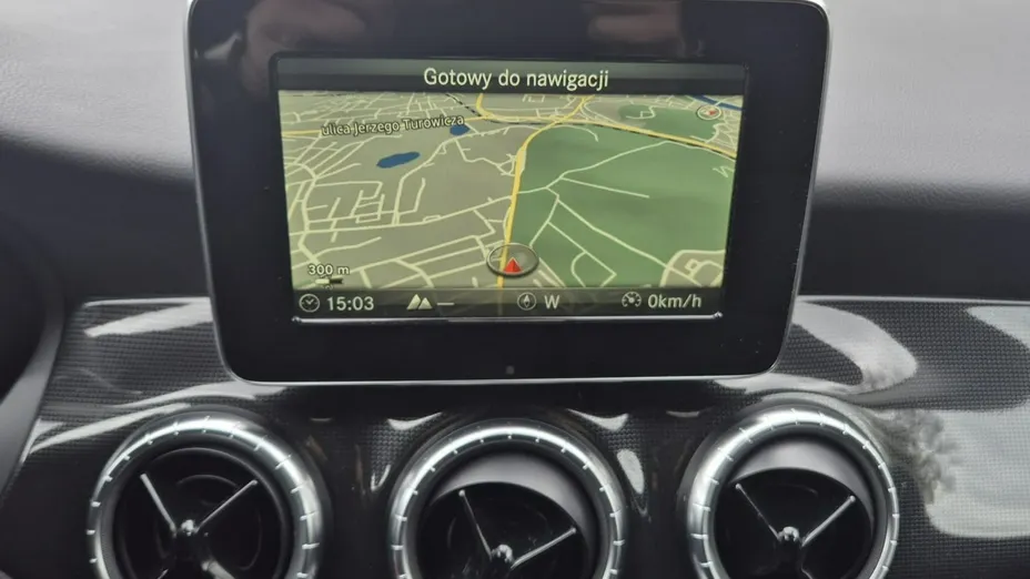 MERCEDES-BENZ CLA -