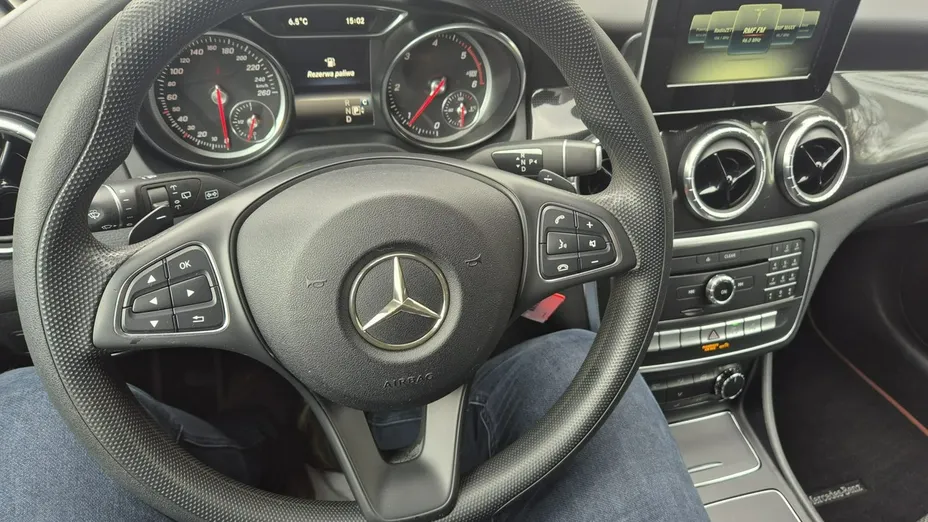 MERCEDES-BENZ CLA -