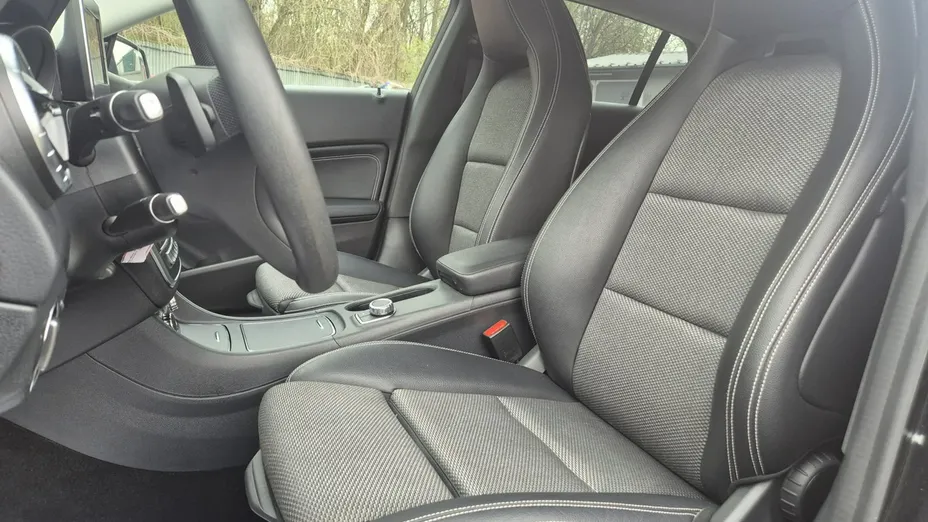 MERCEDES-BENZ CLA -