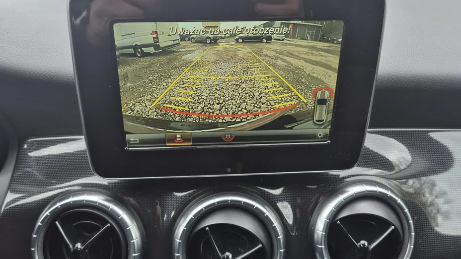MERCEDES-BENZ CLA -