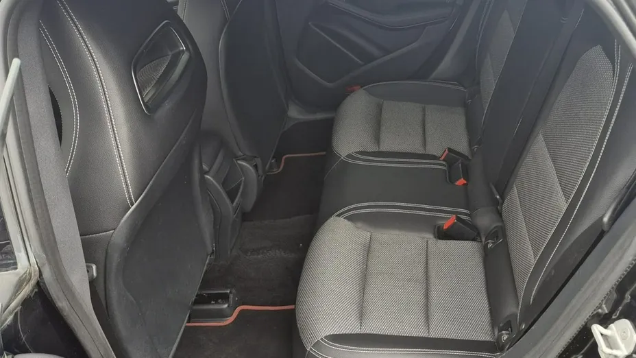 MERCEDES-BENZ CLA -