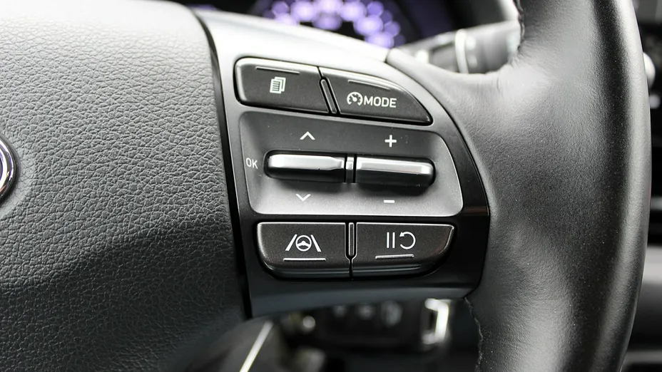 HYUNDAI i30 -
