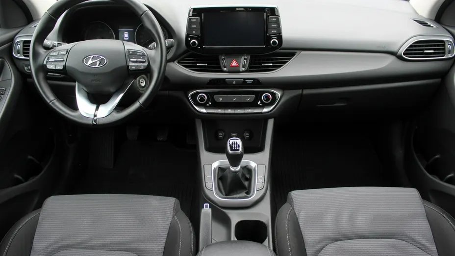 HYUNDAI i30 -