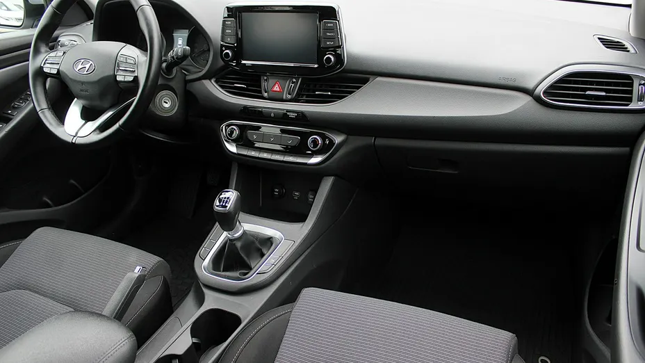 HYUNDAI i30 -