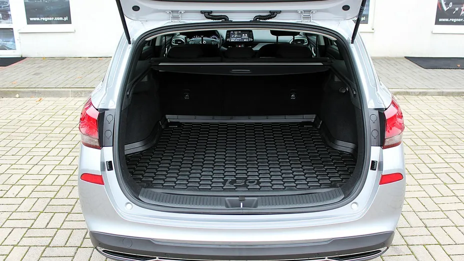 HYUNDAI i30 -