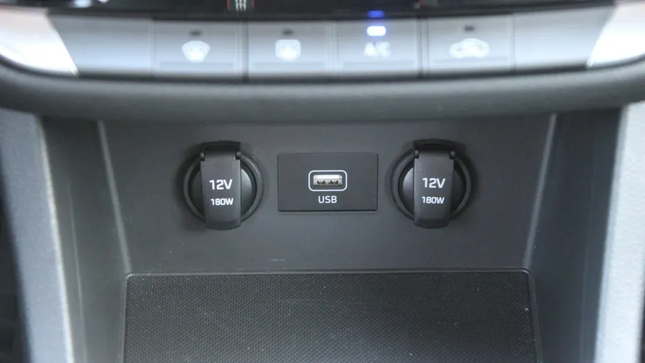 HYUNDAI i30 -