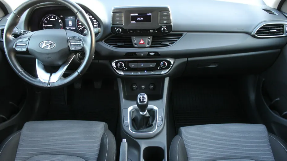 HYUNDAI i30 -
