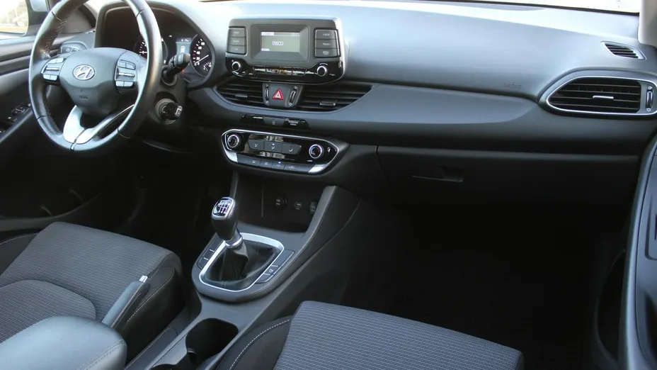 HYUNDAI i30 -