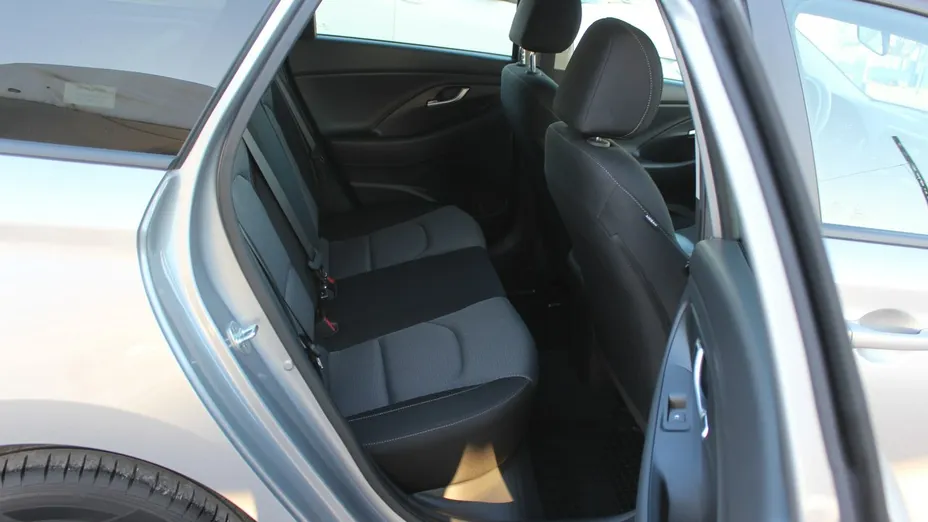 HYUNDAI i30 -