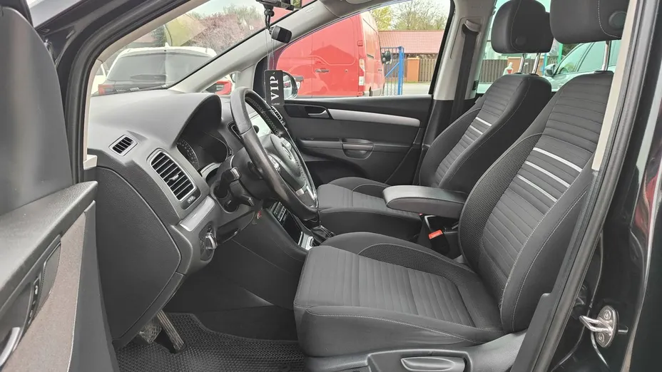 VOLKSWAGEN Sharan -