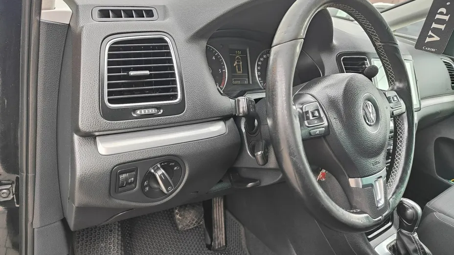 VOLKSWAGEN Sharan -