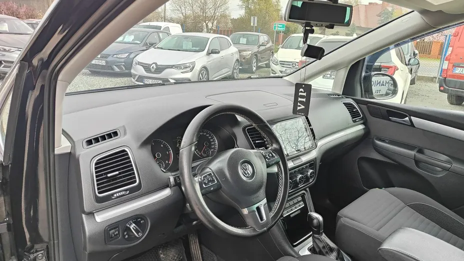 VOLKSWAGEN Sharan -