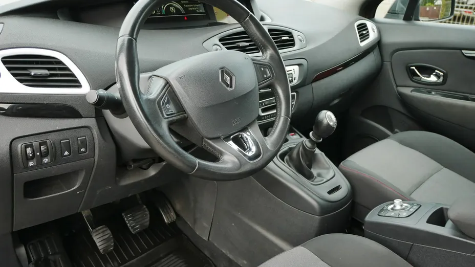 RENAULT Scenic -