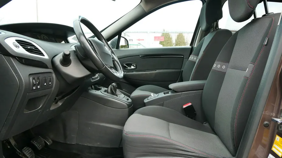 RENAULT Scenic -