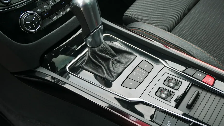 PEUGEOT 508 -