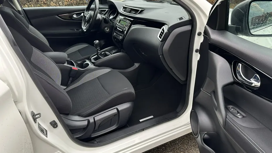 NISSAN Qashqai -