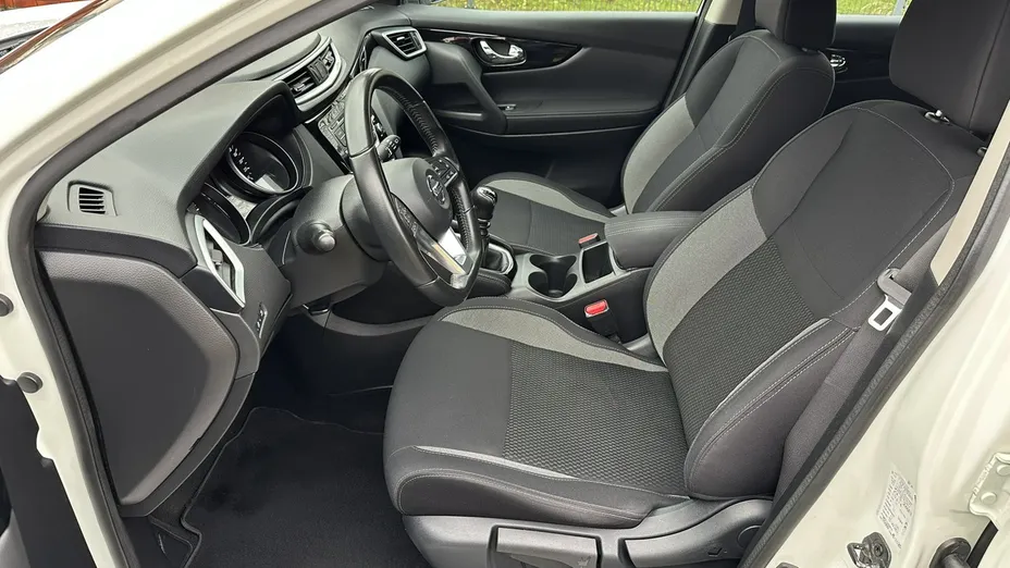 NISSAN Qashqai -
