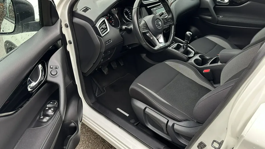NISSAN Qashqai -