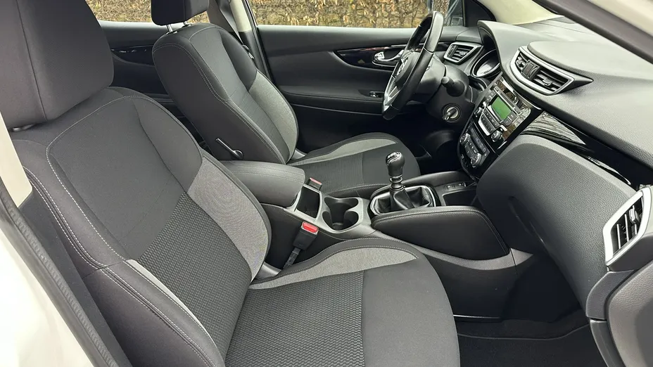 NISSAN Qashqai -