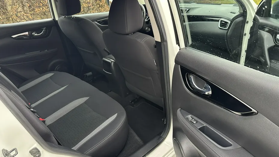 NISSAN Qashqai -