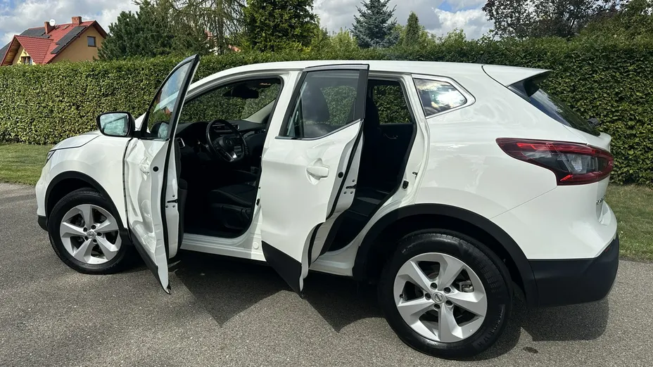 NISSAN Qashqai -