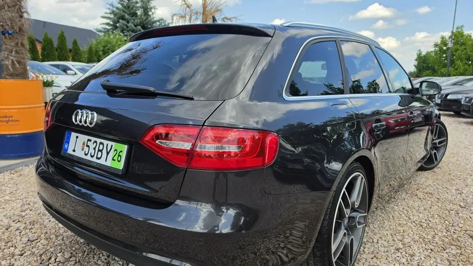 AUDI A4 -