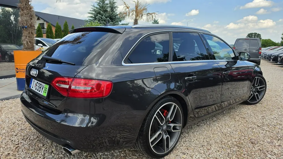 AUDI A4 -