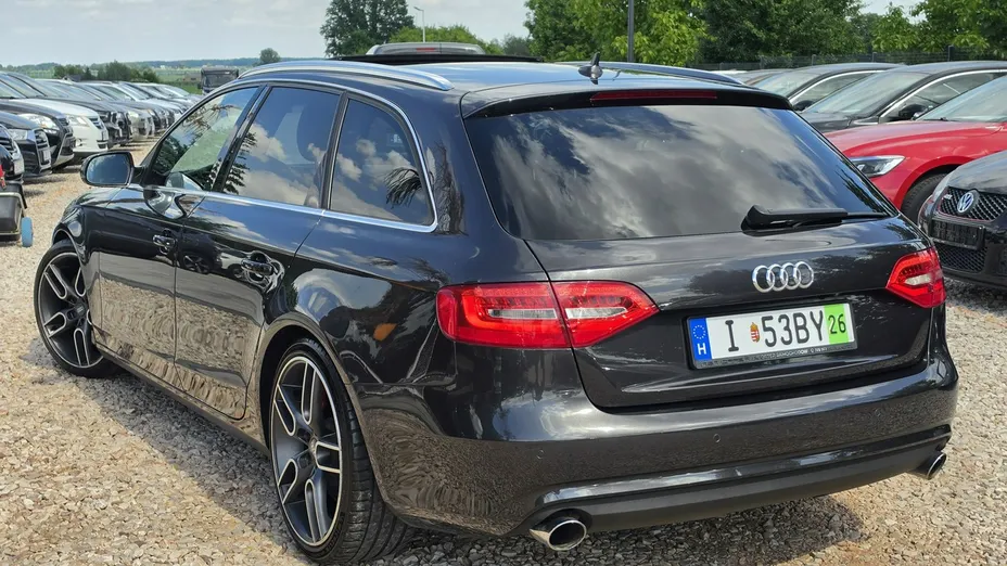 AUDI A4 -
