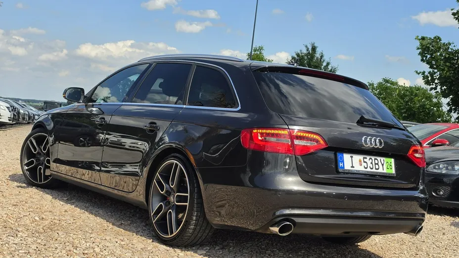 AUDI A4 -