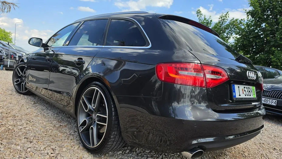 AUDI A4 -