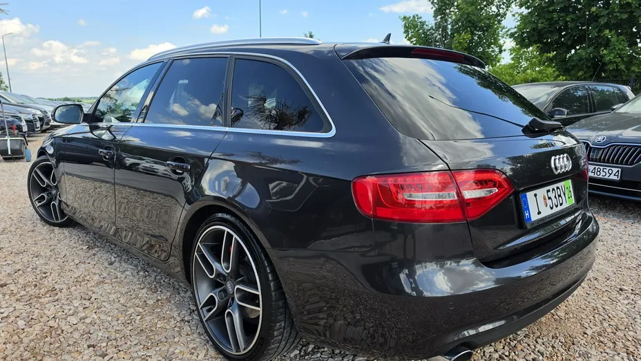 AUDI A4 -