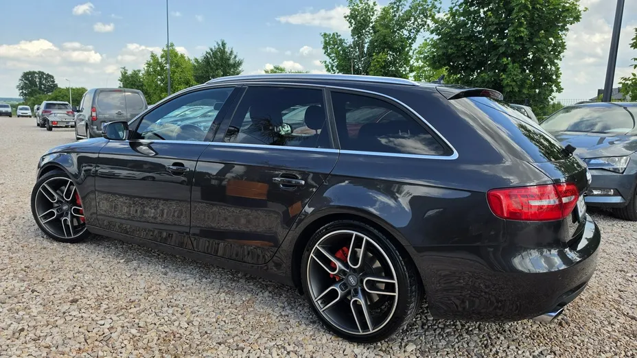 AUDI A4 -
