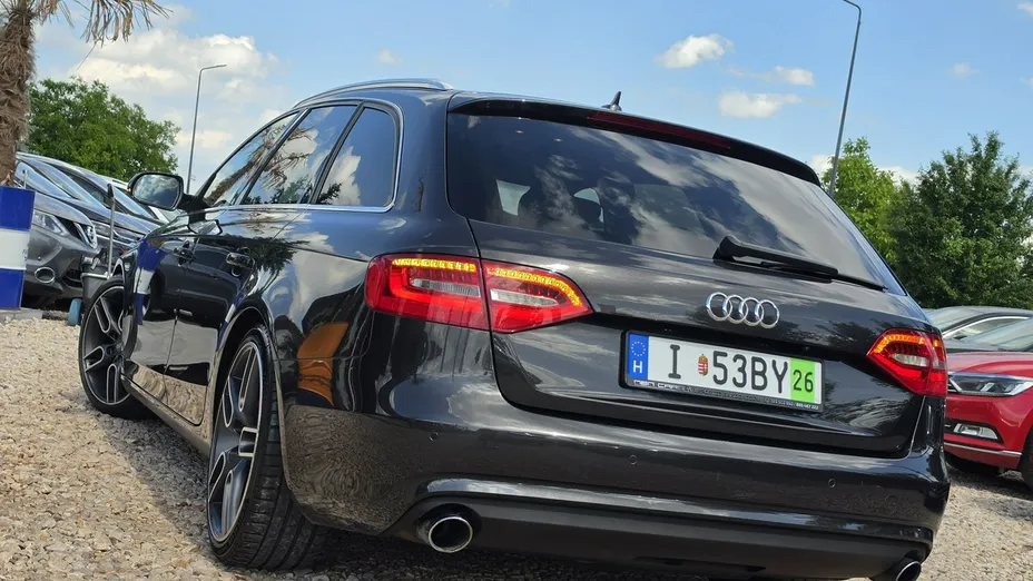 AUDI A4 -