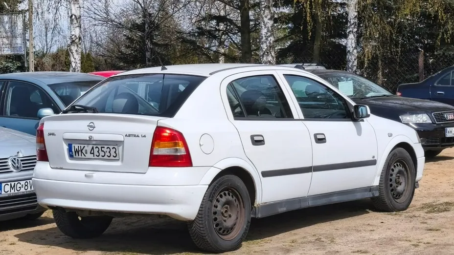 OPEL Astra -