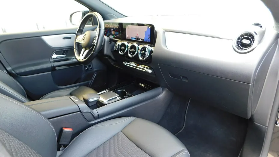 MERCEDES-BENZ GLA -