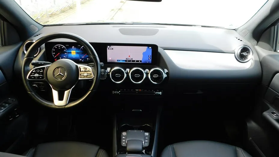 MERCEDES-BENZ GLA -
