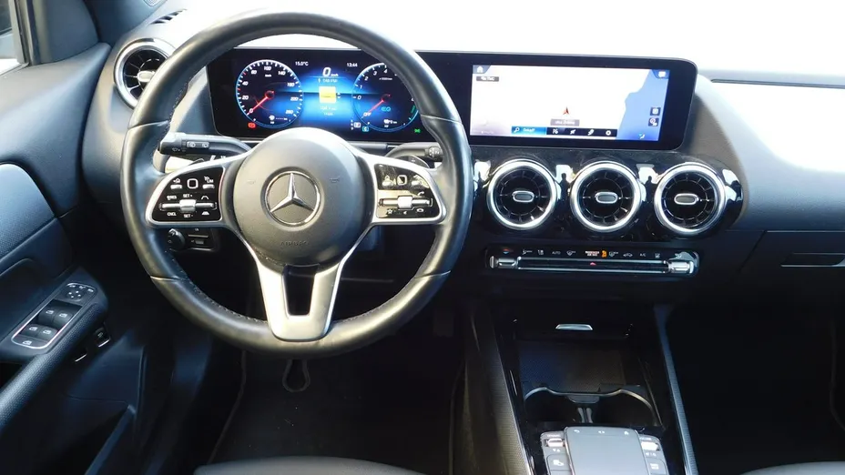 MERCEDES-BENZ GLA -