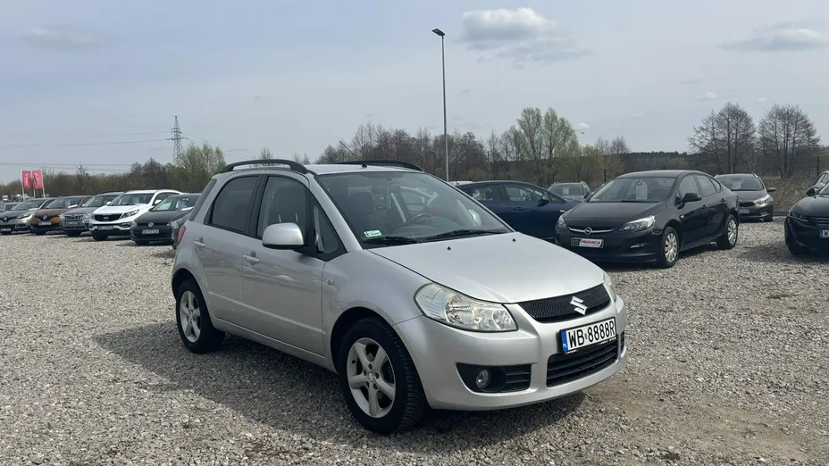 SUZUKI SX4 -
